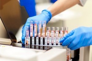 В лаборатории